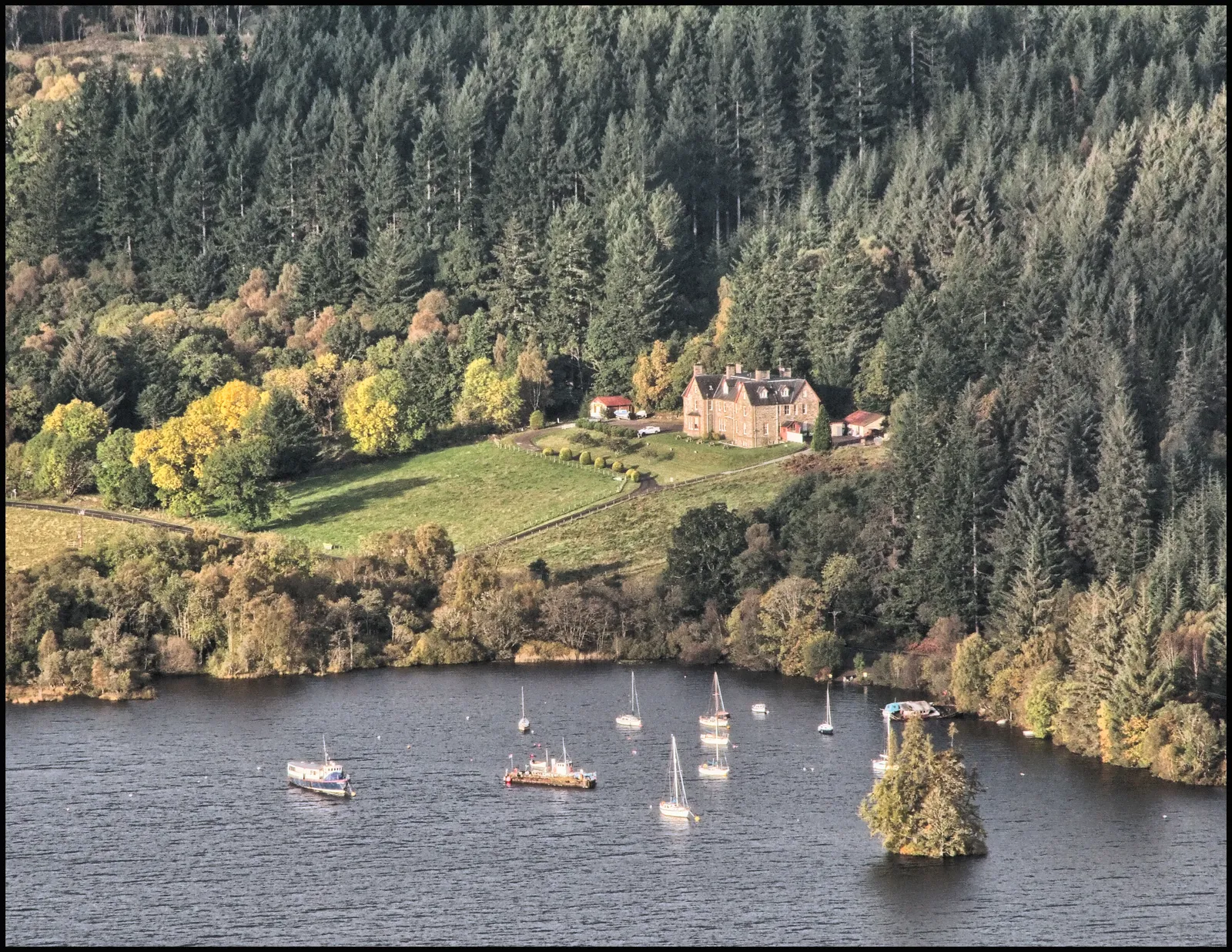Cherry Island Lago Ness