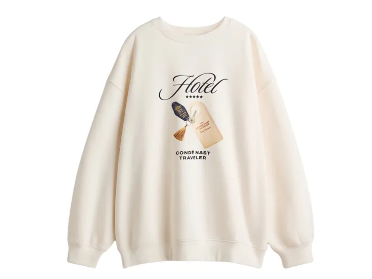 Sudadera oversize H&M x Condé Nast Traveler España